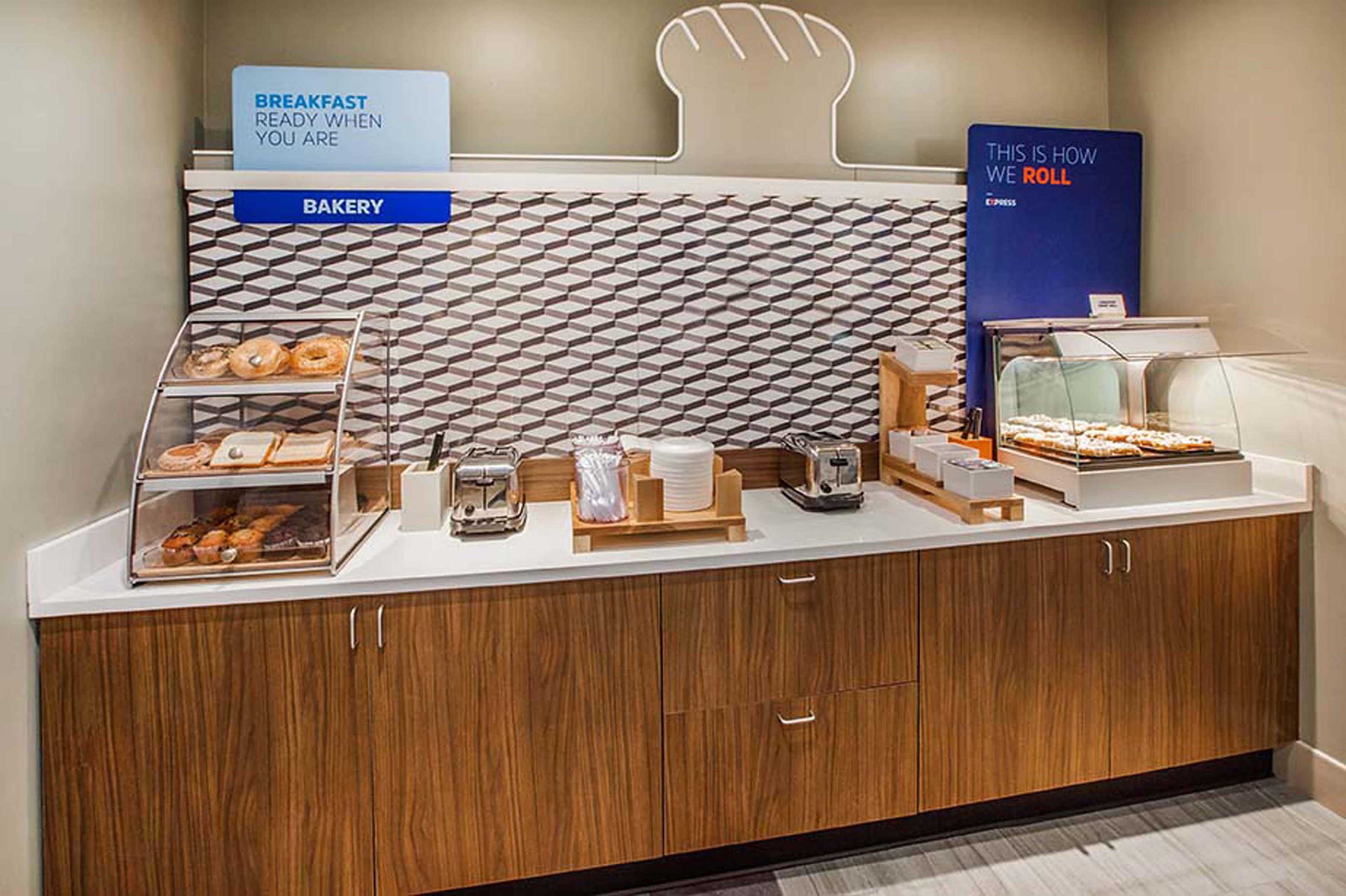 Holiday Inn Express & Suites Alexandria, An Ihg Hotel Luaran gambar
