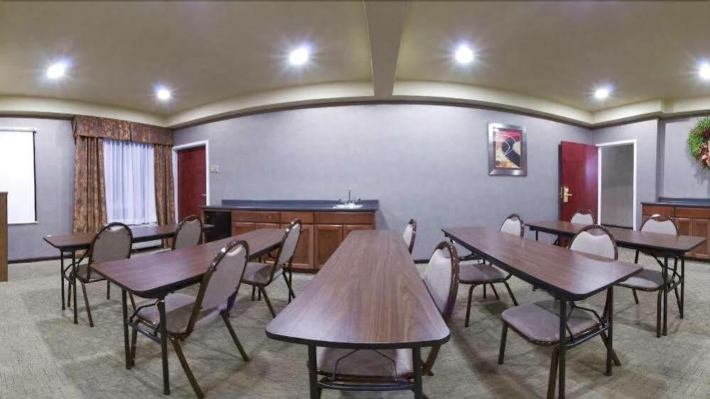 Holiday Inn Express & Suites Alexandria, An Ihg Hotel Luaran gambar